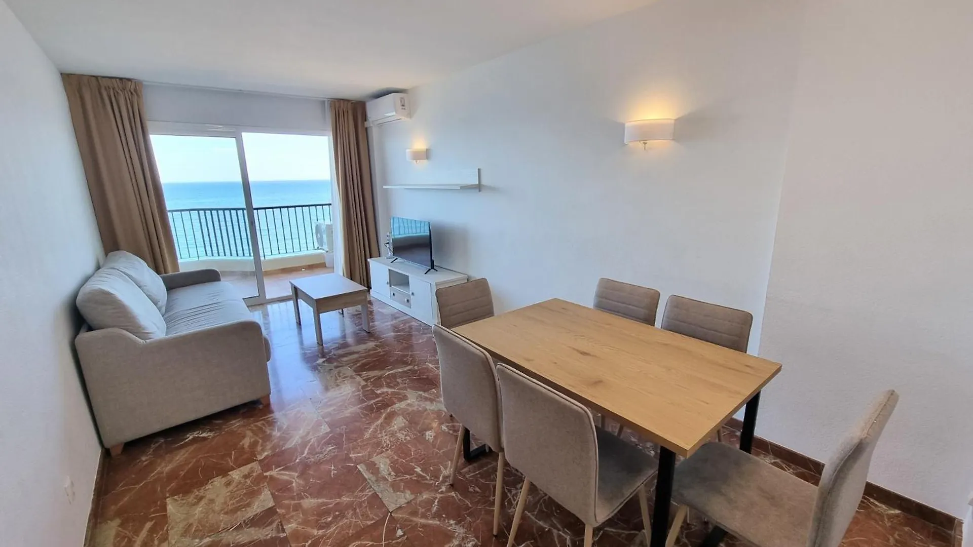 Las Antillas II Front Sea Views Pool Fuengirola